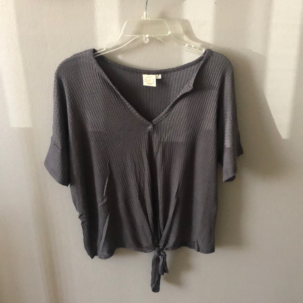 Lose fitting front fit t-shirt